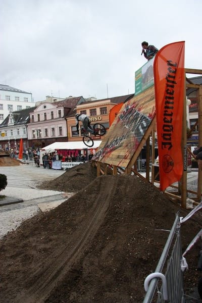 DT JBC 2009 060