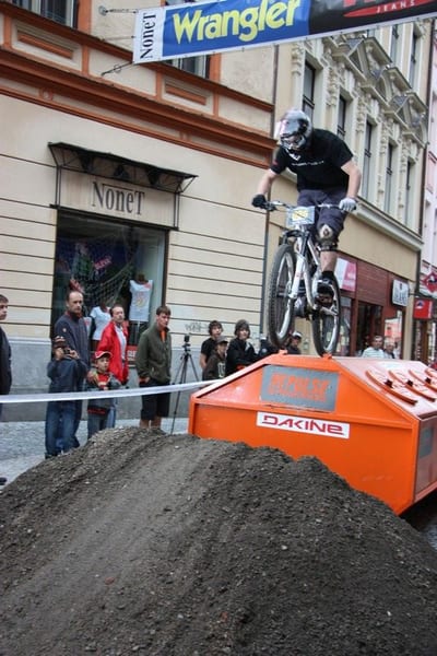 DT JBC 2009 175