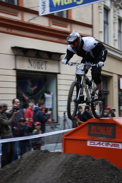 DT JBC 2009 185