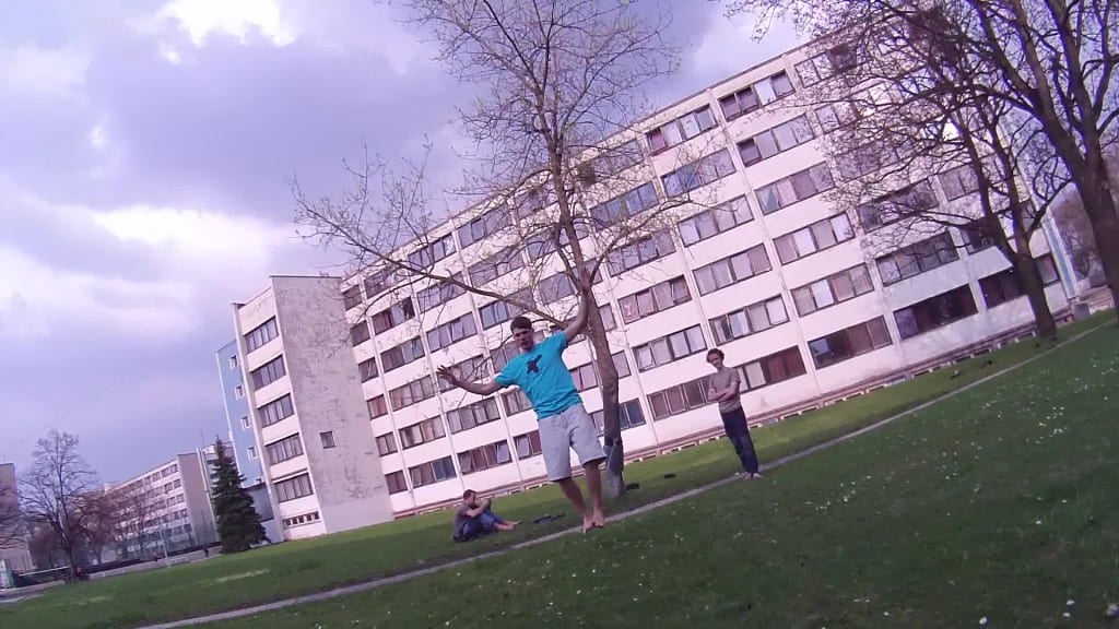 vlcsnap-2013-04-22-18h30m12s16
