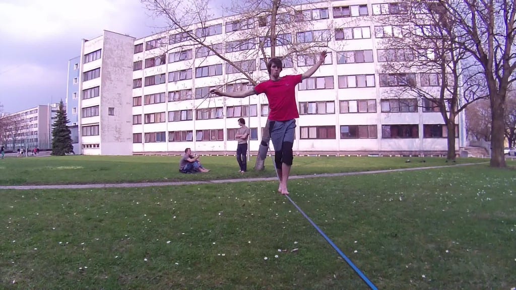 vlcsnap-2013-04-22-19h00m41s148