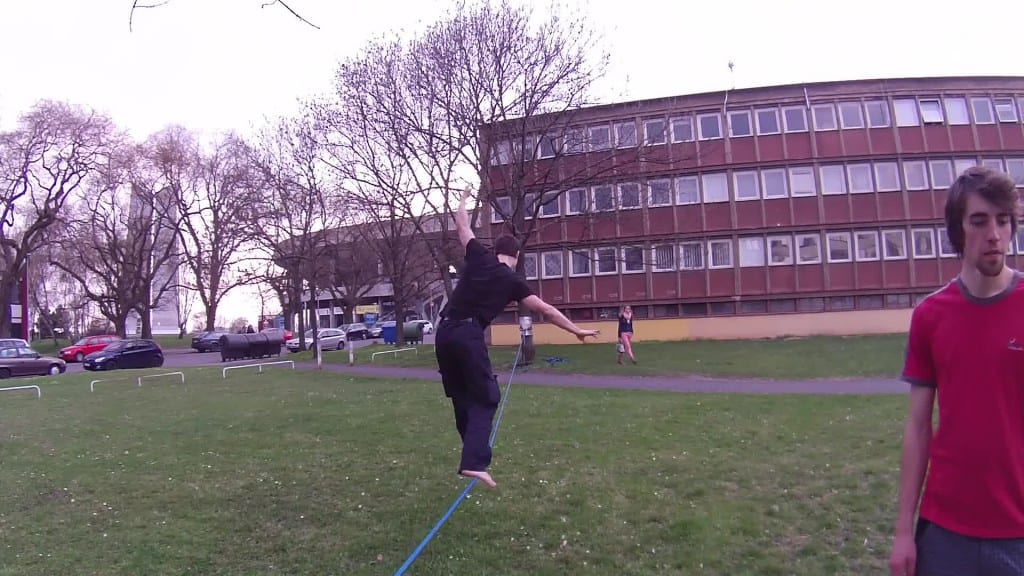 vlcsnap-2013-04-22-19h03m03s25