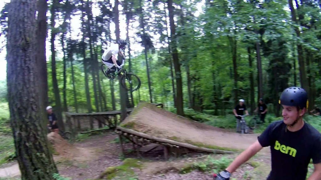 vlcsnap-2013-07-05-19h01m39s100